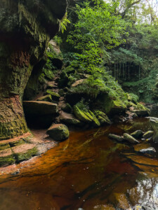 vaikselt voolav vesi Devils pulpitis - Šotimaa loodusmatk