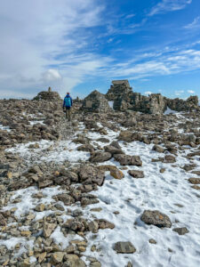 Ben Nevise ilmajaama varemed. Šotimaa loodusmatk - Põhja-Šoti mägismaa reis, aprill 2025