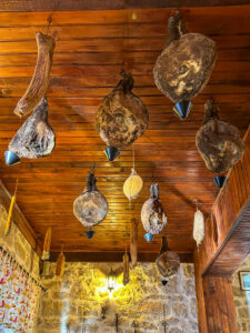 Montenegro reis ja loodusmatk - Njeguši küla