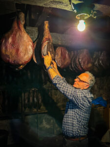 Montenegro reis ja loodusmatk - Njeguši küla