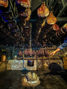 Montenegro reis ja loodusmatk - Njeguši küla