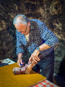 Montenegro reis ja loodusmatk - Njeguši küla