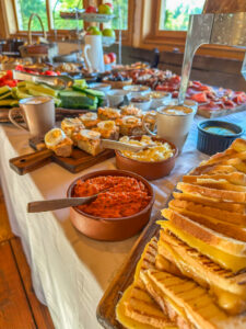 Kohalik hommikusöök - Montenegro reis ja loodusmatk