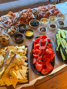 Kohalik hommikusöök - Montenegro reis ja loodusmatk