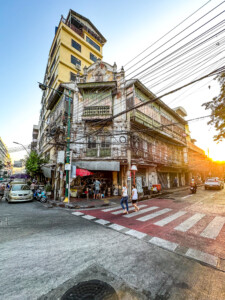 Kirde-Tai rännak, Bangkok
