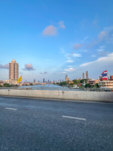 Kirde-Tai rännak, Bangkok