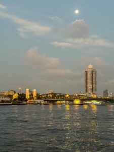 Kirde-Tai rännak, Bangkok