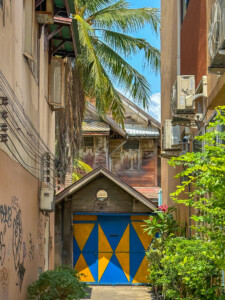 Kirde-Tai rännak, Bangkok