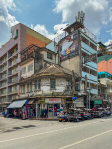 Kirde-Tai rännak, Bangkok