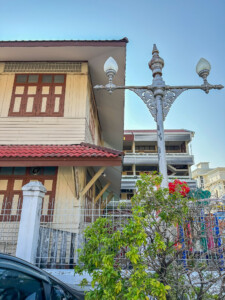 Kirde-Tai rännak, Bangkok