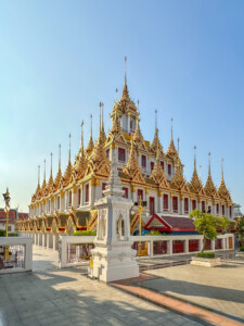 Kirde-Tai rännak, Bangkok