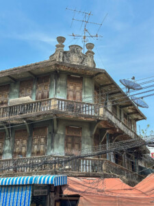 Kirde-Tai rännak, Bangkok