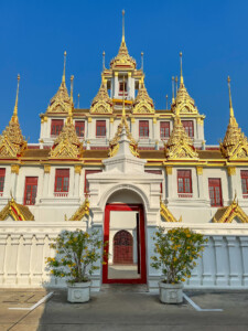 Kirde-Tai rännak, Bangkok