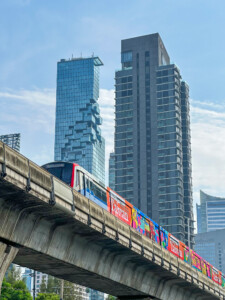 Kirde-Tai rännak, Bangkok