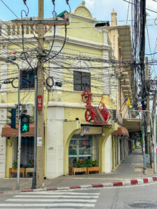 Kirde-Tai rännak, Bangkok