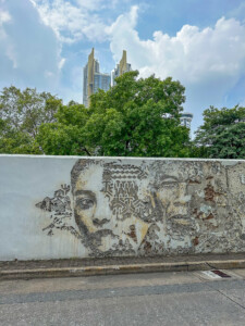 Kirde-Tai rännak, Bangkok