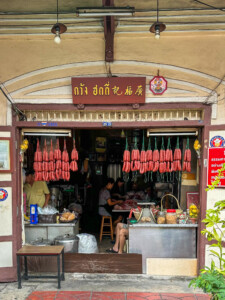 Kirde-Tai rännak, Bangkok