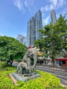 Kirde-Tai rännak, Bangkok
