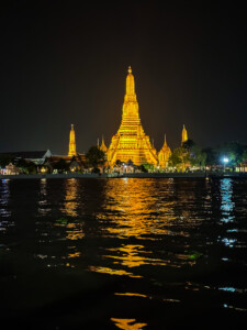 Kirde-Tai rännak, Bangkok