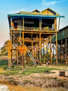 Unustamatu Kambodža reis ja rännak eesti keeles