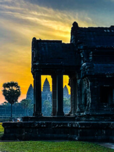 Unustamatu Kambodža reis ja rännak eesti keeles