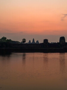 Unustamatu Kambodža reis ja rännak eesti keeles