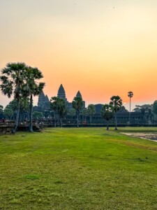 Unustamatu Kambodža reis ja rännak eesti keeles