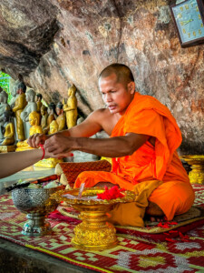 Unustamatu Kambodža reis ja rännak eesti keeles