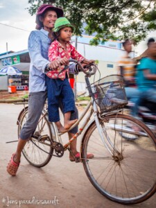 Unustamatu Kambodža reis ja rännak eesti keeles