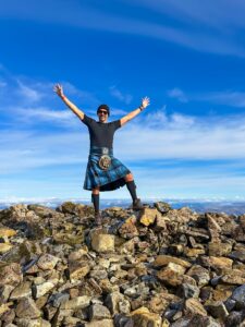 Eesti kilt Ben Nevise tipus - vägev! Šotimaa loodusmatk - Põhja-Šoti mägismaa reis, september 2024