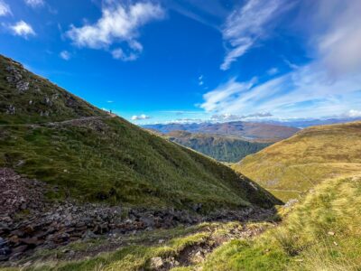 Maaliline tee Ben Nevise tippu. Šotimaa loodusmatk - Põhja-Šoti mägismaa reis, september 2024